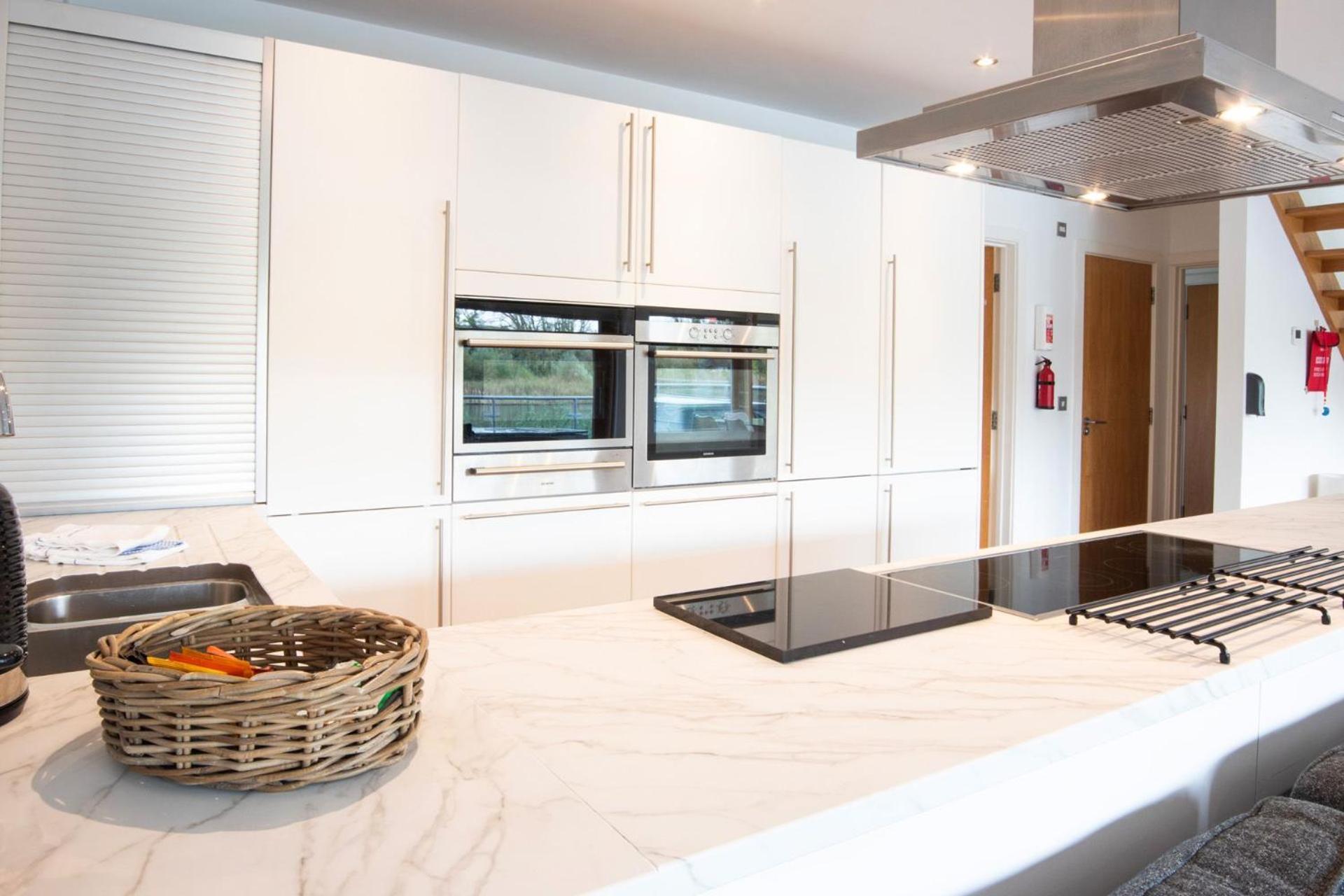 Waters Edge 04, Waterside Lodge P เซาธ์เซอร์นีย์ ภายนอก รูปภาพ